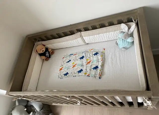 Set de chambre enfant (lit et meuble)  in Other in City of Montréal - Image 5