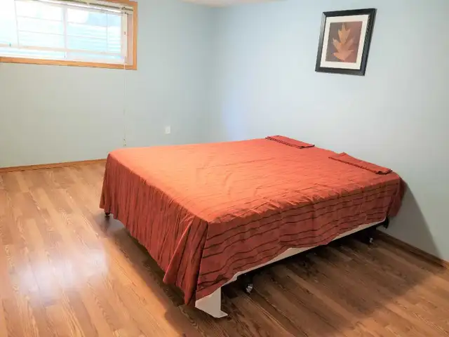 AWESOME LOCATION – BEAUTIFUL, BRIGHT BASEMENT SUITE