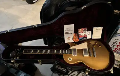 Gibson LES PAUL CS 2001 - GOLD TOP, View more