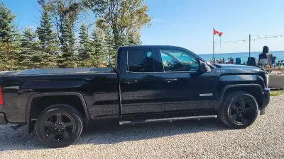 2017 GMC Sierra Elevation 5.3 V8 6 speed transmission 4x4 electronic shift Power windows Power door...