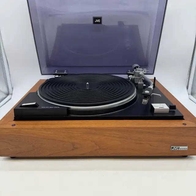 Vintage JVC Nivico 5240B Stereo Record Player Turntable Belt  in Stereo Systems & Home Theatre in City of Toronto - Image 2