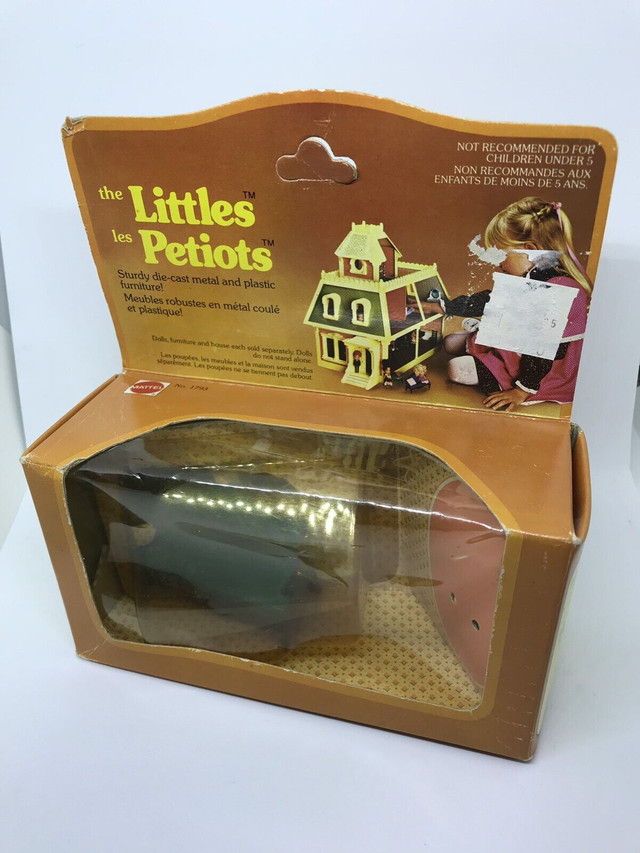 Vintage Mattel The Littles Hedy on her Blue Settee - Rare in Toys & Games in Mississauga / Peel Region - Image 2