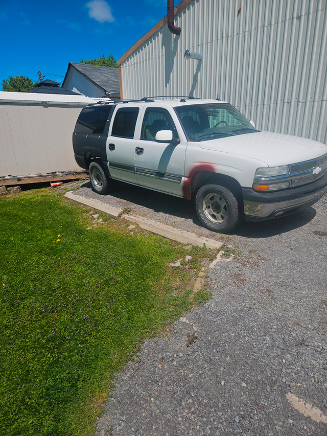 2005 chevy suburban 9 passenger in Cars & Trucks in Trenton