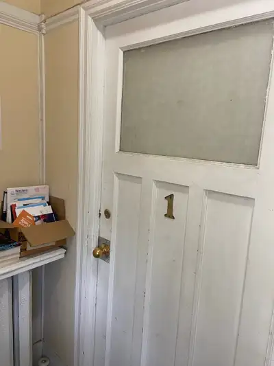 one bedroom in a three bedroom house , downtown Toronto $900