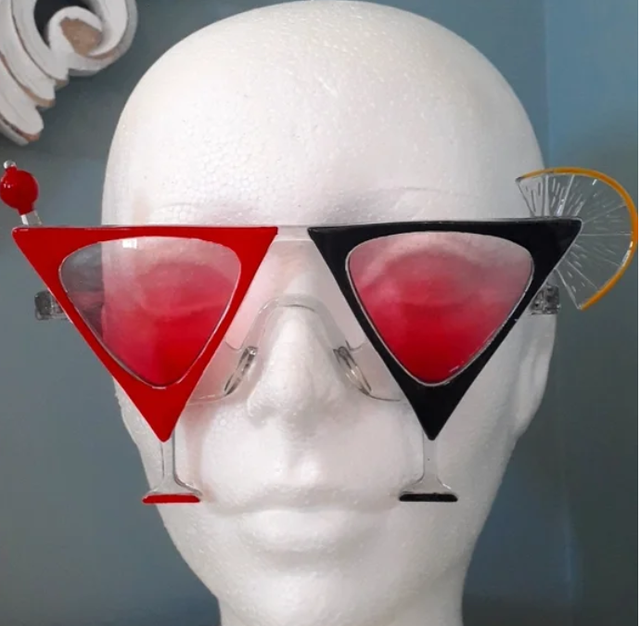 Vintage Dr. Peepers Novelty Cocktails Martinis sunglasses in Costumes in Markham / York Region - Image 2