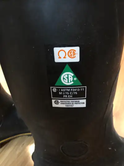 Men’s safety boots , View more