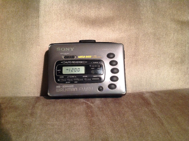 Lecteur CD radio am/fm KOSS + Walkman Sony dans Appareils électroniques  à Rimouski / Bas-St-Laurent - Image 3