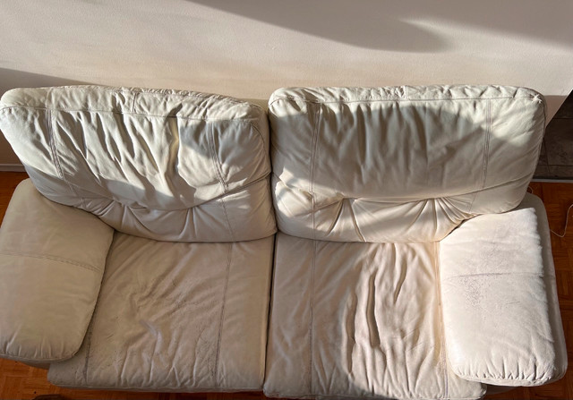 Couch for sale dans Sofas et futons  à Peterborough - Image 2