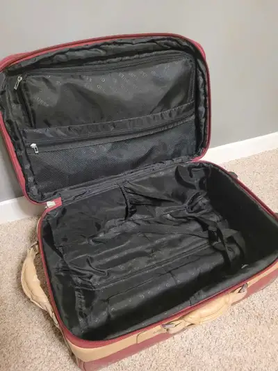 Looking to sell this smaller size Coach luggage. Great to be used as a carry on. Please contact if i...
