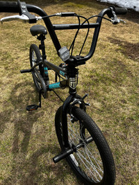 Vélo bmx mongoose invert 
