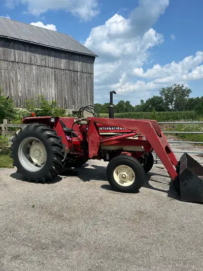 474 International for sale, 2WD approx. 50hp. Tractor runs and works great, mainly used for tilling...
