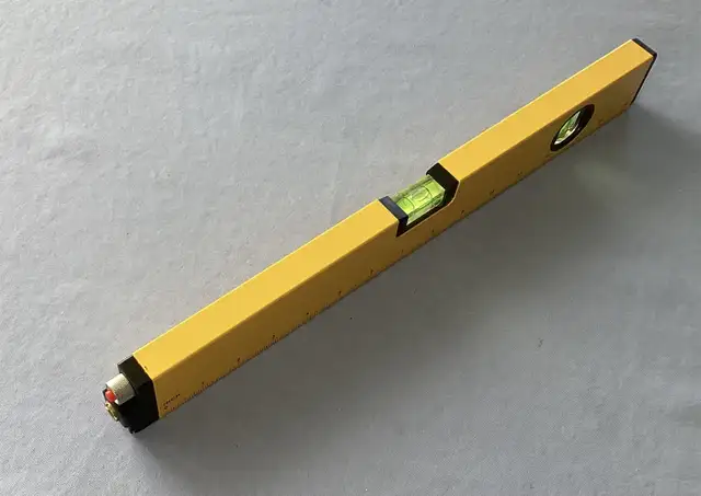 Laser Level on Tripod/ Niveau laser in Hand Tools in Ottawa - Image 4