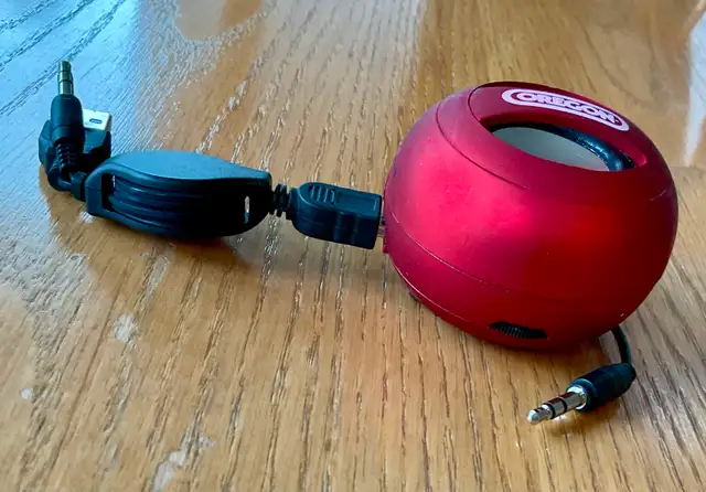 Mini speakers462341957234216962