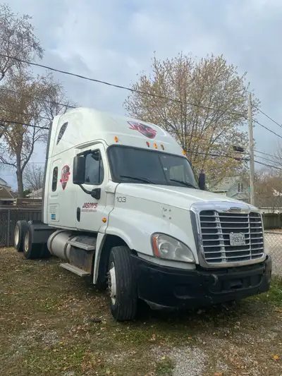 Need to gone asap 519 999 9063 Safety just expired truck was safety last year than parked due compan...
