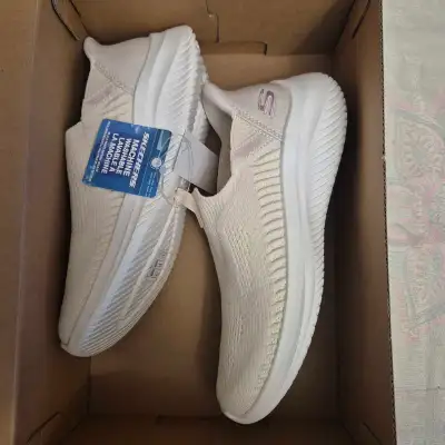 Skechers Swift Fit Size 6, View more