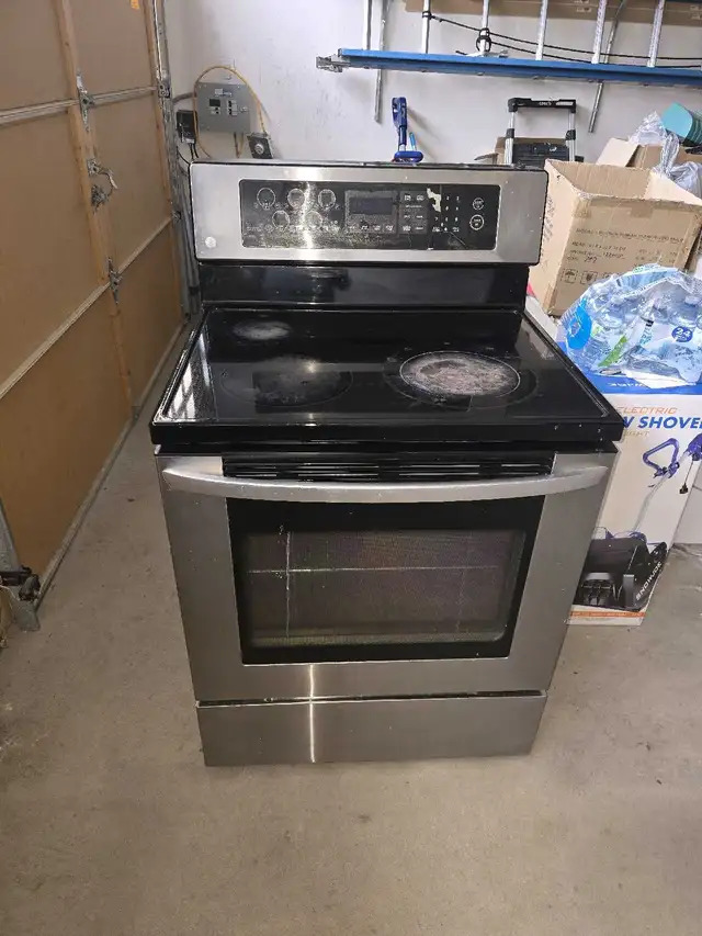 LG Range in Stoves, Ovens & Ranges in Mississauga / Peel Region - Image 2