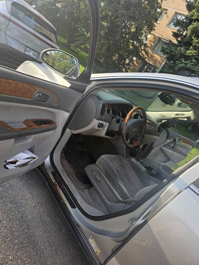 2008 buick enclave — photo 3