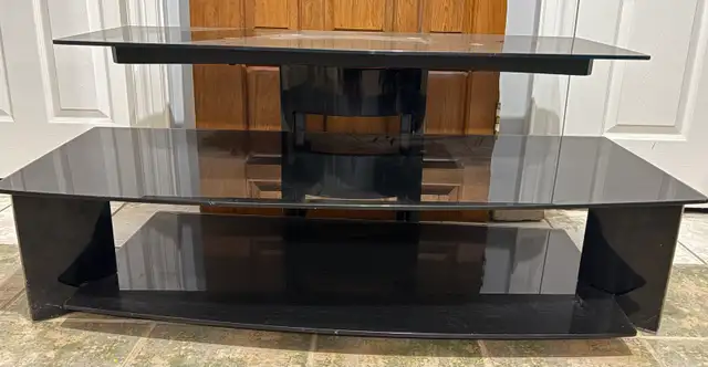 tv table  in TV Tables & Entertainment Units in City of Toronto - Image 2