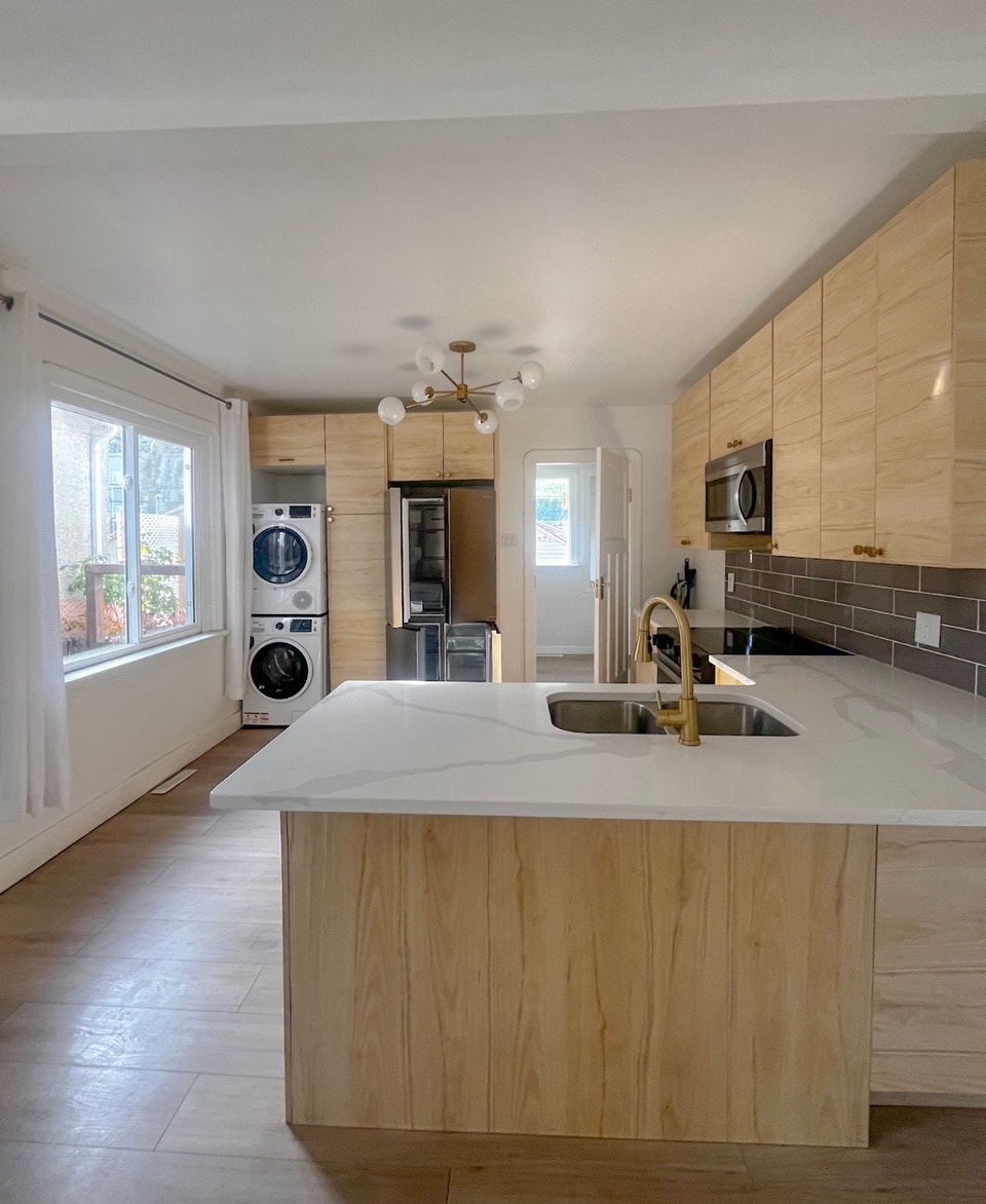 Renovated 2 Bedroom Mainfloor House 2