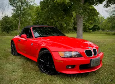 Great Roadster. Everything works. 86,000 kms. Manual transmission. Includes new Niche Wheels and Nit...