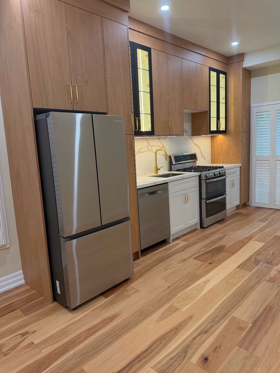 For Rent Semi-Detached House  on Woodbine Corridor 5
