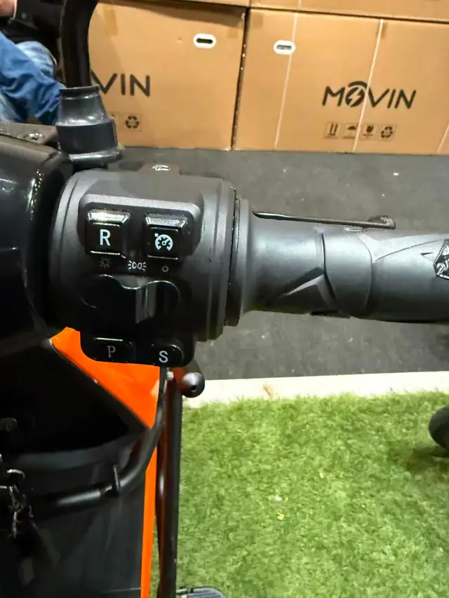 LONG RANGE ELECTRIC SCOOTER 400KM RANGE WITH GPS in Scooters & Pocket Bikes in City of Toronto - Image 6