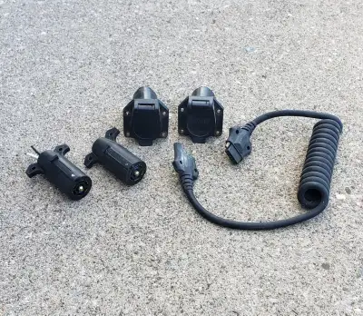 Male and female connectors and a extension coiled cable 5 feet long. Everything for $30.00