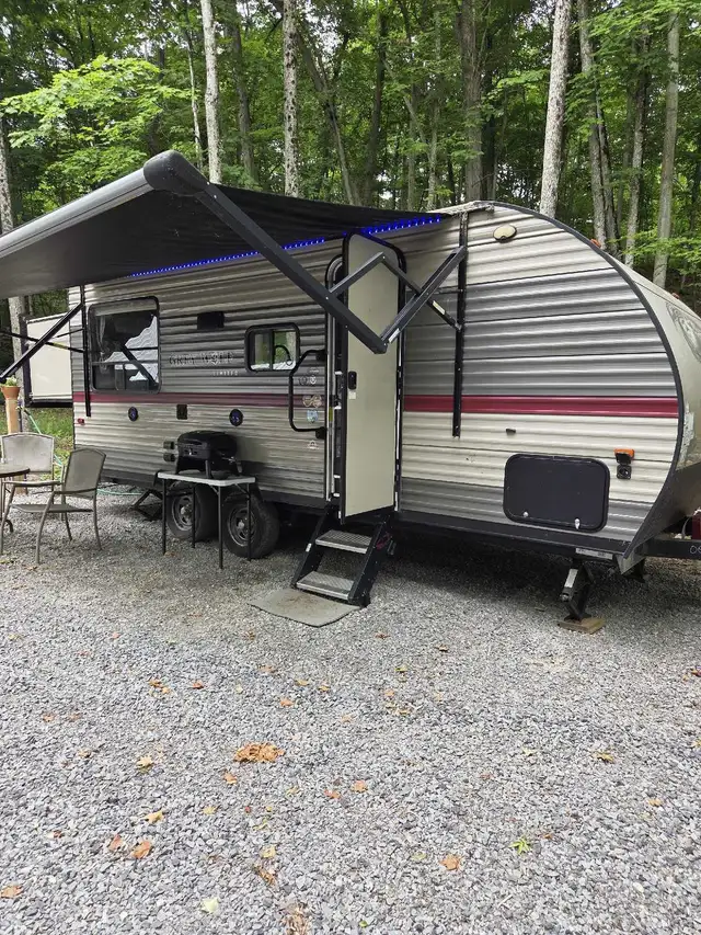 2018 Grey Wolf Cherokee 19SM in Travel Trailers & Campers in Kingston - Image 3