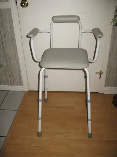 Chaise Haute pour adulte Ajustable Aide à maintenir la personne bien assise en perte d'équilibre: so...