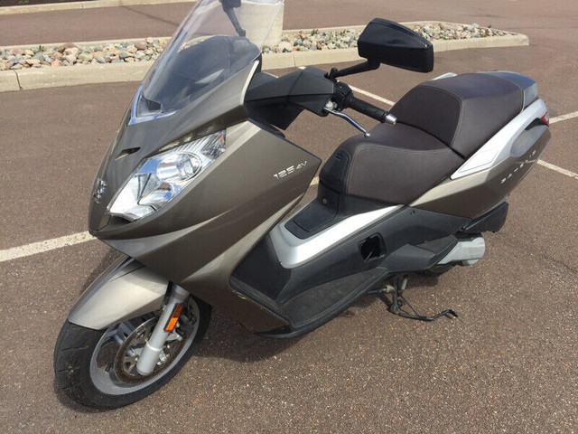 2009 PEUGEOT SATELIS 125cc SCOOTER in Scooters & Pocket Bikes in Fredericton - Image 2