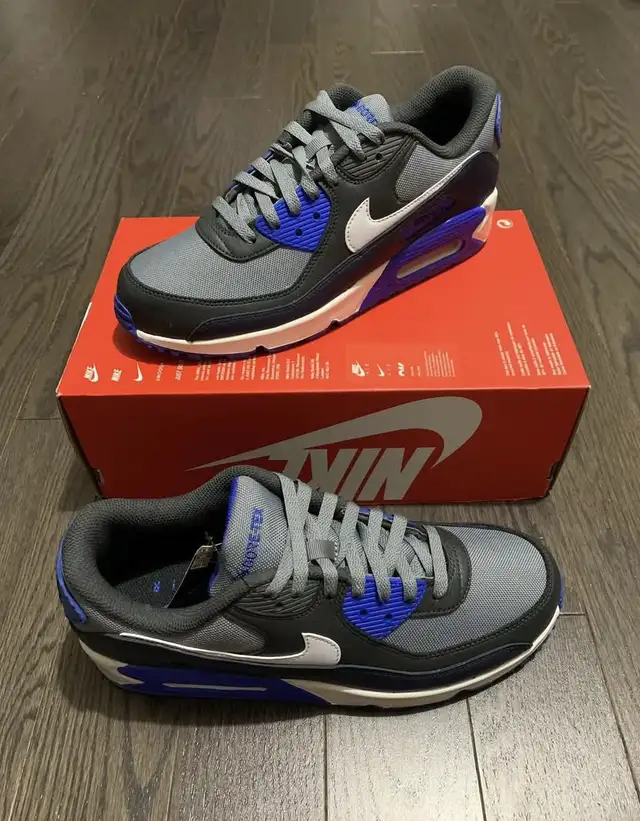 Nike Air Max 90 Goretex in Men's Shoes in City of Toronto - Image 2