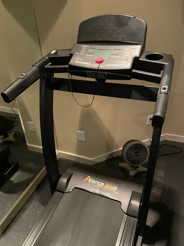 Treadmill  in Exercise Equipment in Edmonton - Image 2