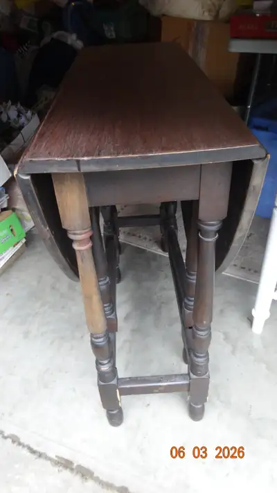 Furniture, table , gate leg,  vintage, oval shape,  47inch long, View more