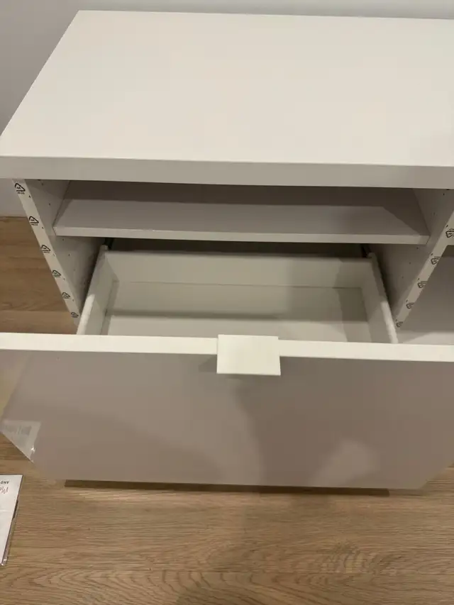 IKEA TV Stand in TV Tables & Entertainment Units in City of Montréal - Image 5