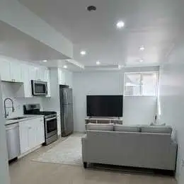 Brand New ! Never Lived In Huge living space 1 Bed 1 Bath In unit laundry Potlights New Floor New Ki...