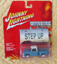 2006 Johnny Lightning 1964 Stepside Truck Chrome Dish RR Step up
