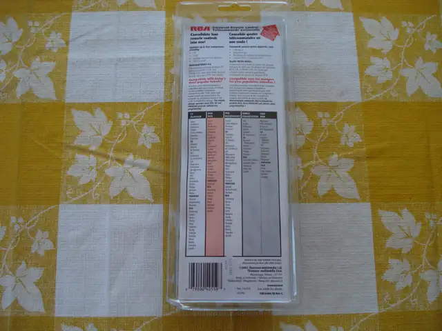 RCA 4 Devices Universal Remote Control TV VCR DVD CRCU400 in Video & TV Accessories in Granby - Image 6