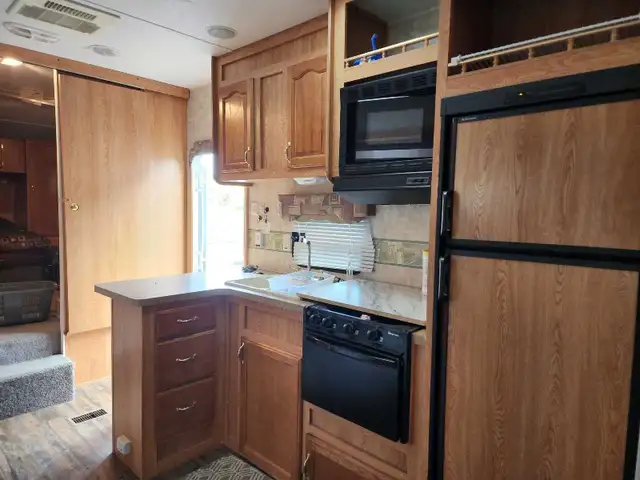 2007 Cherokee 5th Wheel in Travel Trailers & Campers in Regina - Image 6