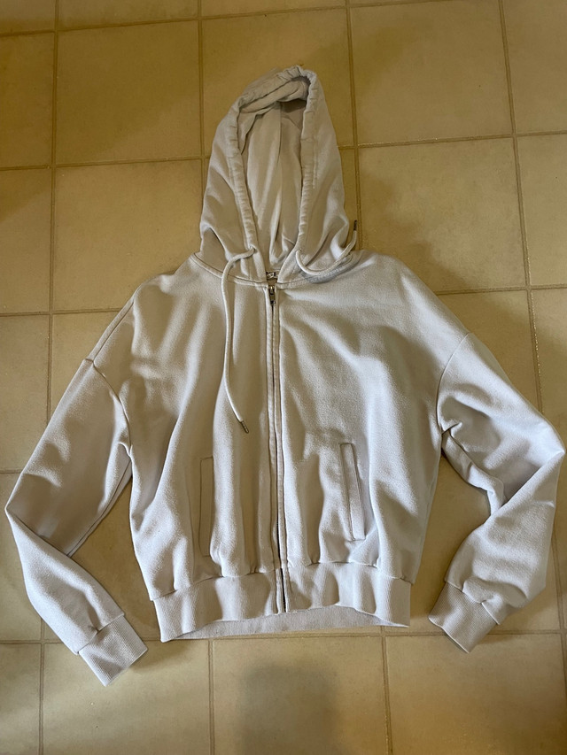 Full zip Garage hoodie• white• XS in Women's - Tops & Outerwear in North Bay