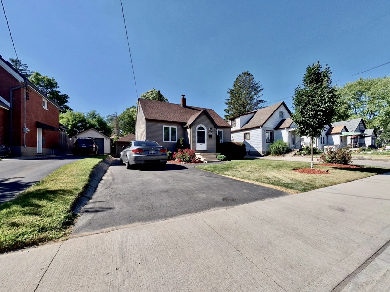 Detached Home in Kitchener WestDowntown/ Rockway Houses for Sale Kitchener / Waterloo Kijiji