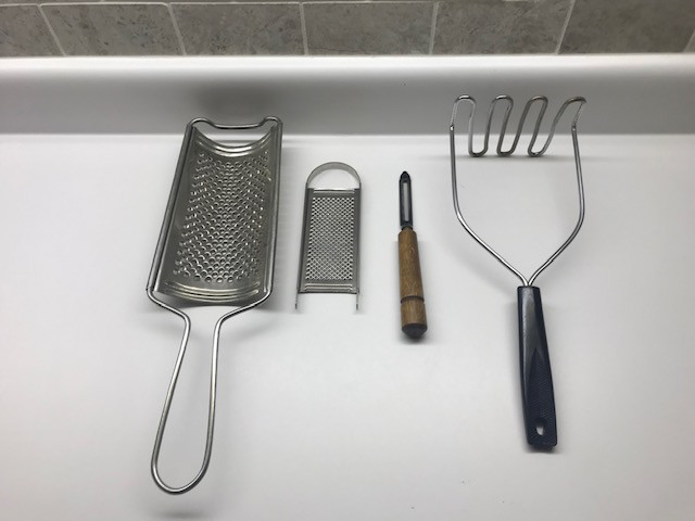 Peeler, Potato Masher, Cheese Graters (2) - Kitchen Food Prep in Other in Markham / York Region - Image 2