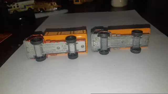 Vintage Matchbox Dodge Cattle Truck #71 damaged lot of 2  in Toys & Games in Guelph - Image 8