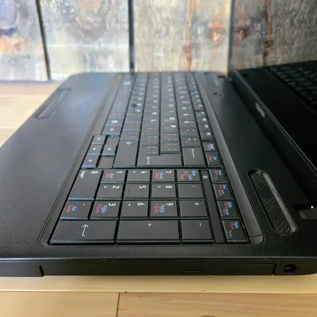 Laptop Toshiba Satellite C650D | AMD Core | 8Gb RAM | 120Gb SSD in Laptops in Laval / North Shore - Image 9