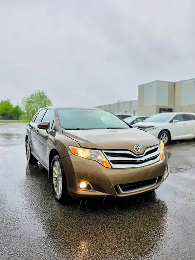 2013 toyota venza Automatique Full options Air climatisé très froid Vitres électriques Verrouillage...