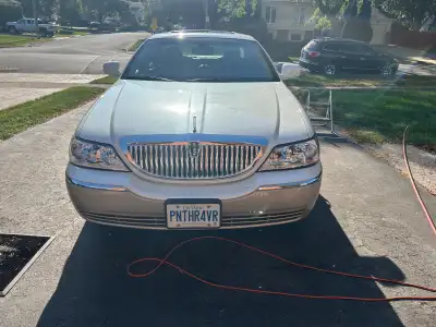 2005 Lincoln Town Car “Limited”….. NOT Signature Ltd. Turnkey classic summer cruiser. Very rare “Lim...
