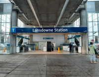 Lansdown Skytrain - Room Available Now