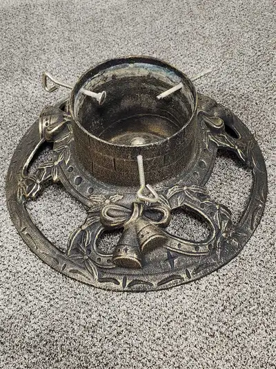 Weighs 37 points. Great condition with box. Pick up in London