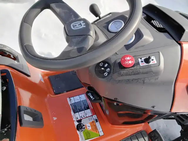 souffleuse  et tracteur à  gazon in Lawnmowers & Leaf Blowers in Laurentides - Image 7