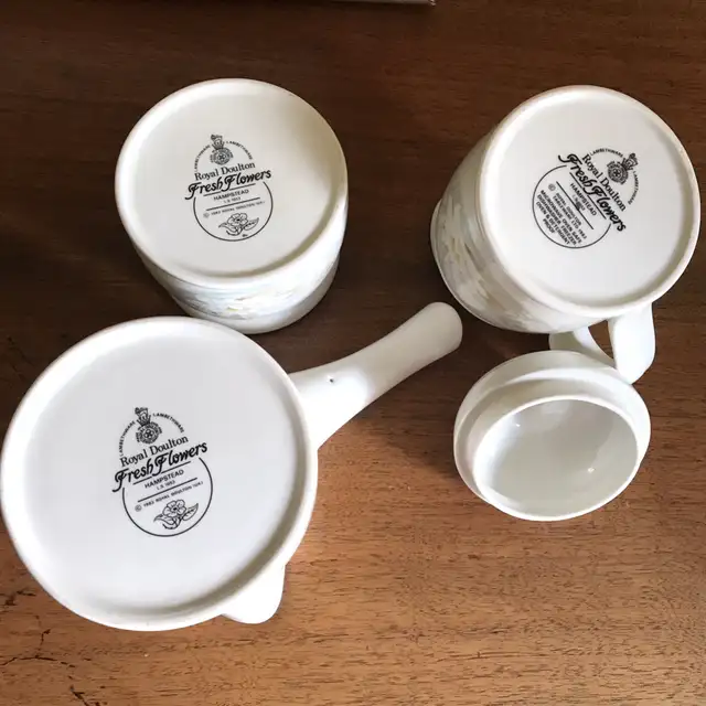 $Ad Royal Doulton Hampstead Water Lily Gravy Cream & Sugar Bowl in Kitchen & Dining Wares in Ottawa - Image 3