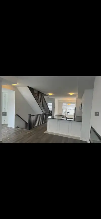 Master bedroom for rent- Sandalwood and Mississauga road